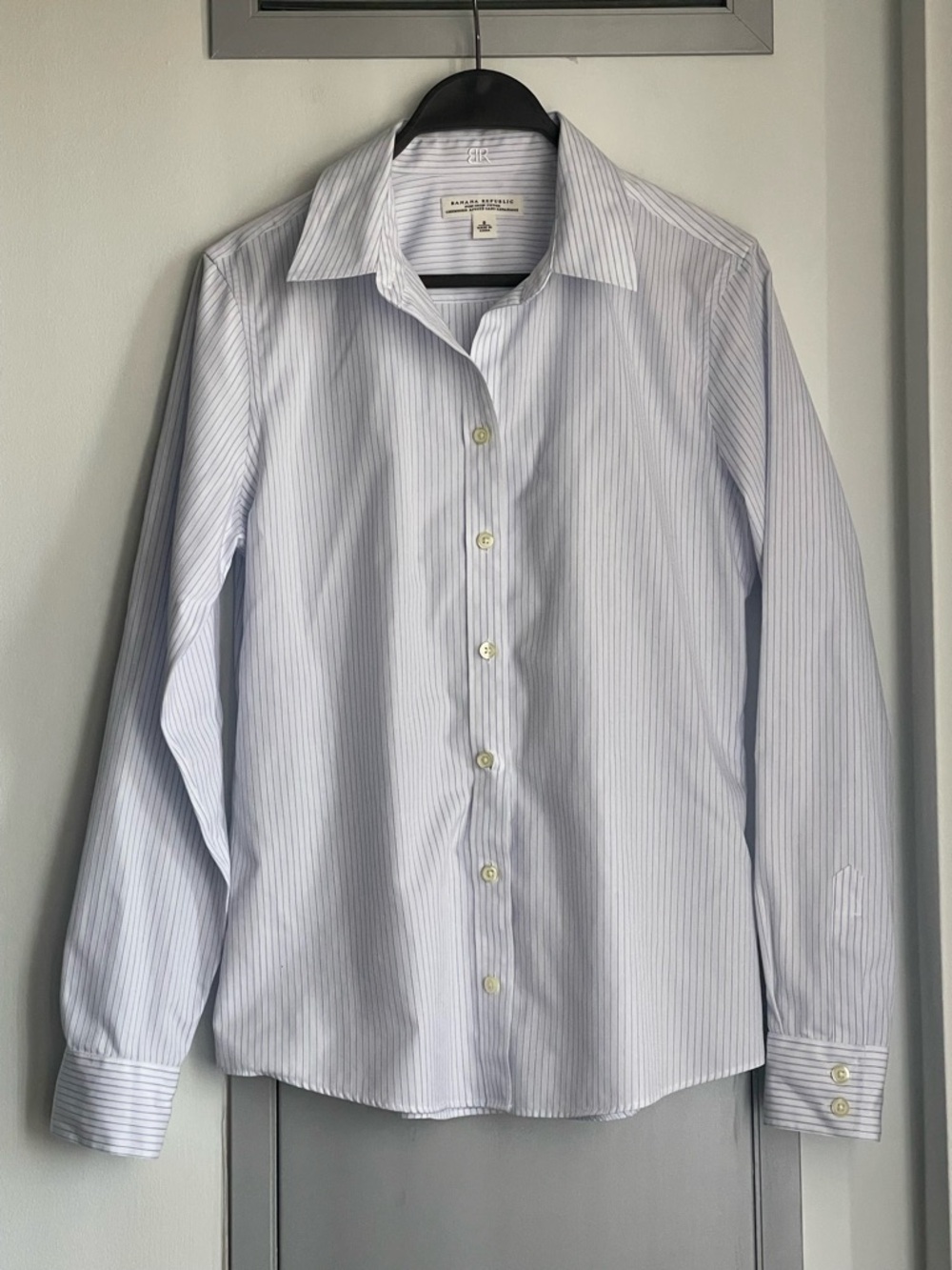 BANANA REPUBLIC Non-Iron Fitted Light Blue Pinstripe Dress Shirt